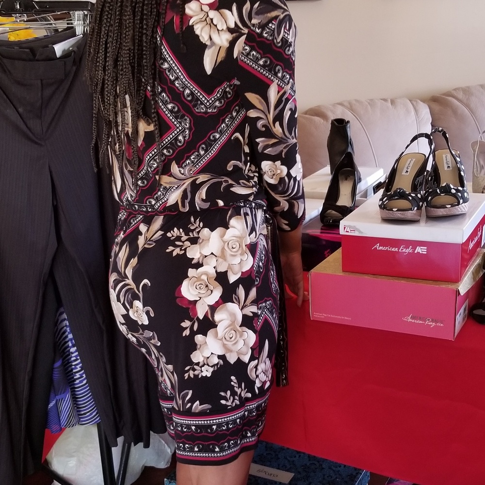 Dress - Picture 2 of 2